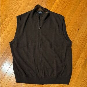 Brooks Brothers Dark Brown Zip-Up Sweater Vest. Size XL